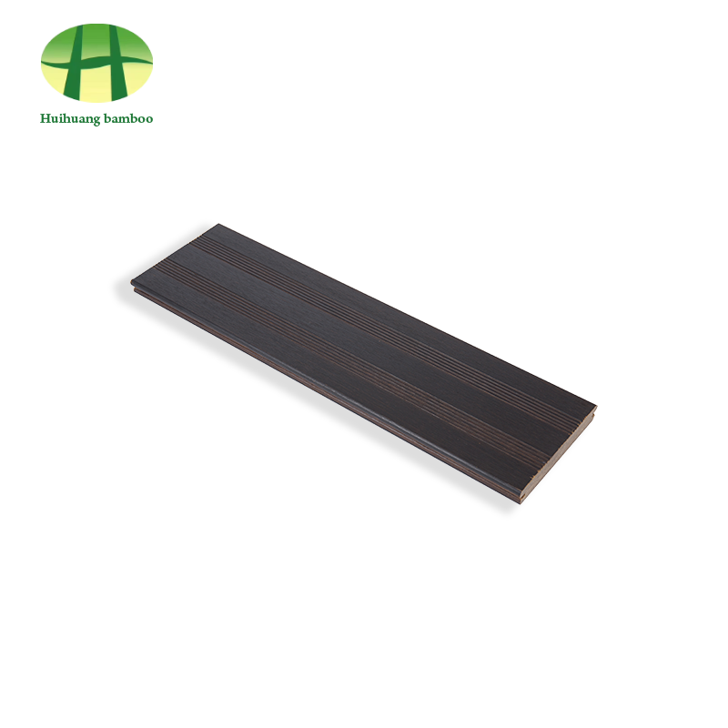 Bambugolv i kolsyrat färg